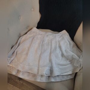Banana Republic Size 4 White Mesh tenniss skirt Used